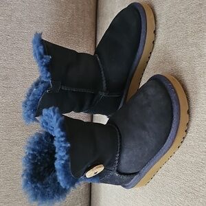 UGG Bailey Button Boots Toddler Size 7 Navy